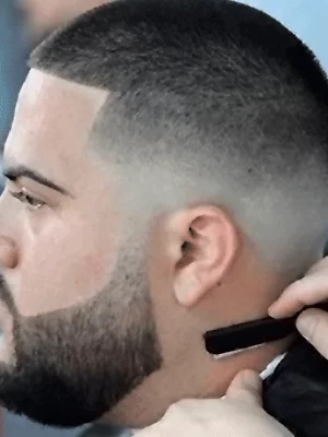 Corte-cabelo navalhado